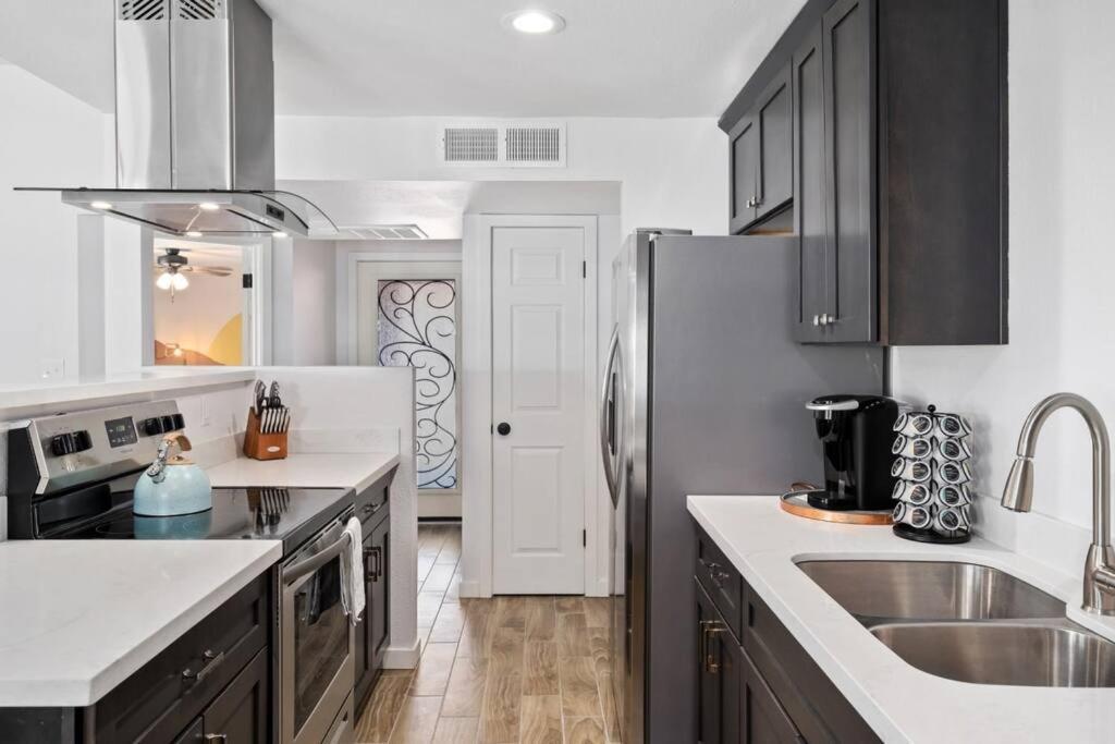 Fab Phx Getaway W/ Pool & Fire Pit Villa Финикс Екстериор снимка
