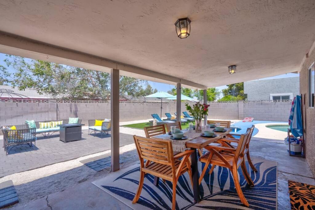 Fab Phx Getaway W/ Pool & Fire Pit Villa Финикс Екстериор снимка