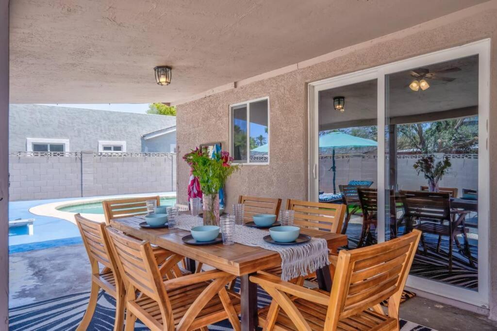 Fab Phx Getaway W/ Pool & Fire Pit Villa Финикс Екстериор снимка